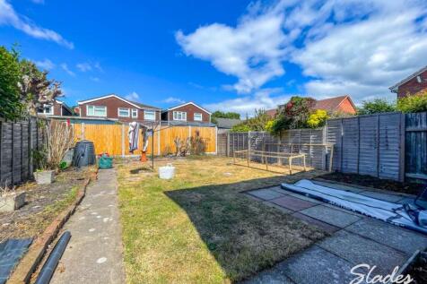 6 bronte garden main