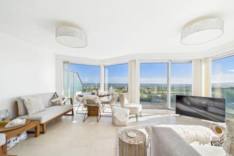 8 studland lounge 2