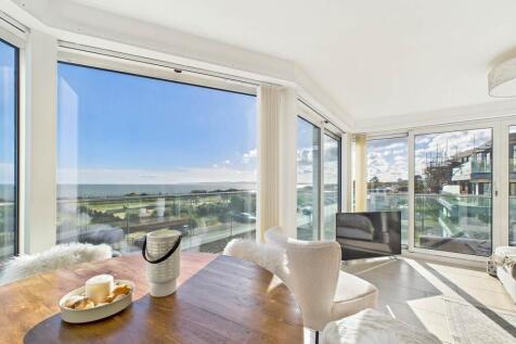 8 studland lounge 4