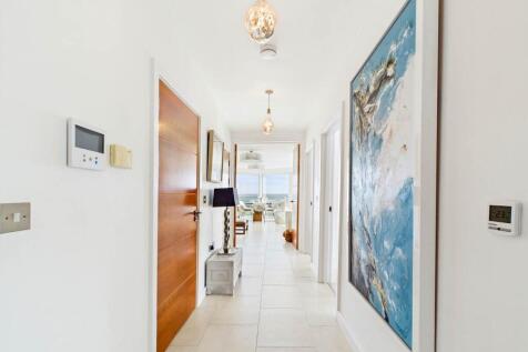 8 studland hallway 