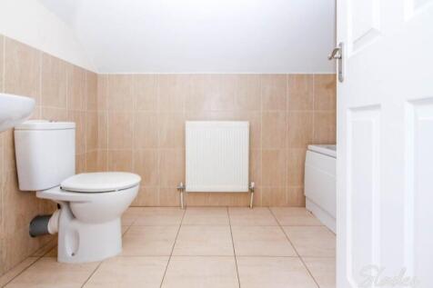 5 woodside bathroom 