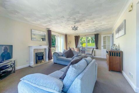 9 riverslea lounge 2