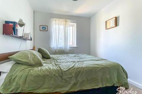 1b hampden lane seco