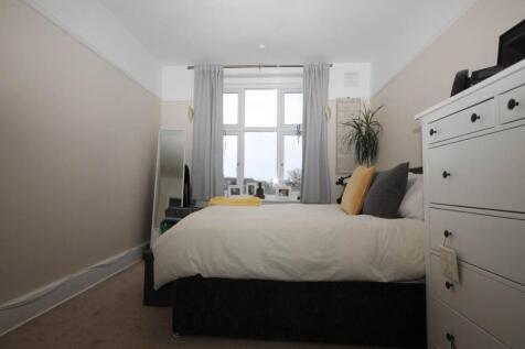 6 Stourwood Mansions