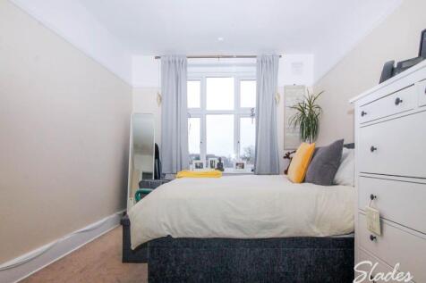 6 Stourwood Mansions