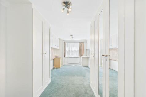 3 east cliff manor m