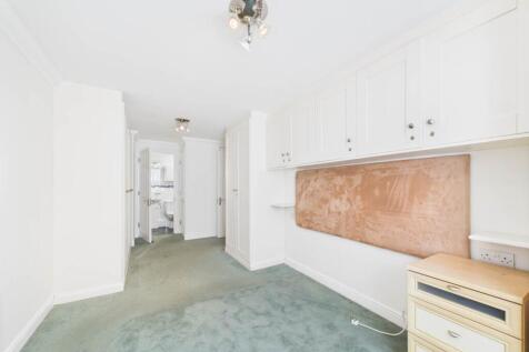 3 east cliff manor m