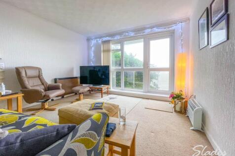 LOUNGE (2)