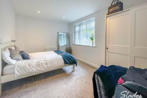 BEDROOM 1 (1)
