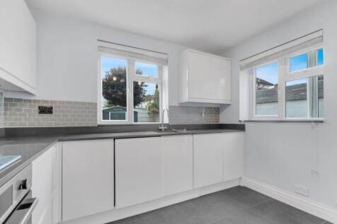 1 croyde kitchen 2