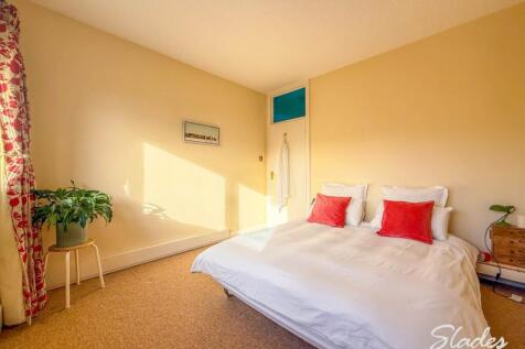 BEDROOM 1 (2)