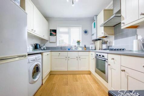 1 Avenue Court kitch