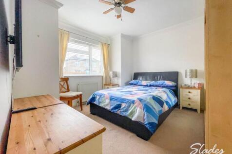 1 Avenue Court maste