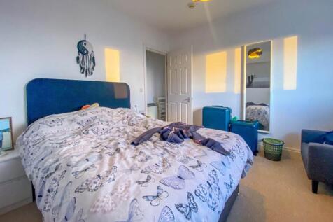 MasterBedroom2