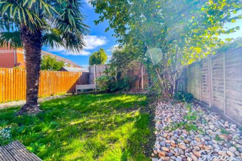 43 Le Pat Garden mai