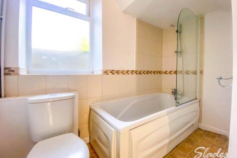 BATHROOM 2