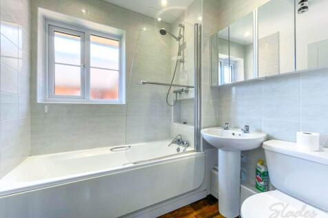8 Seaton bathroom