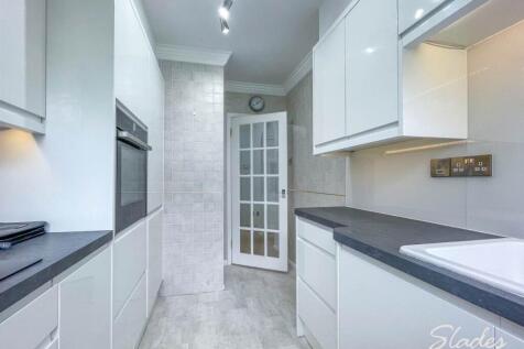 28 lindsay kitchen 2