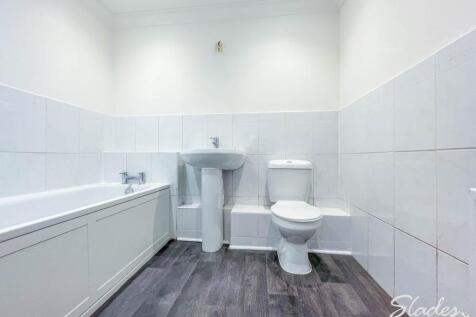 16 east cliff bathro