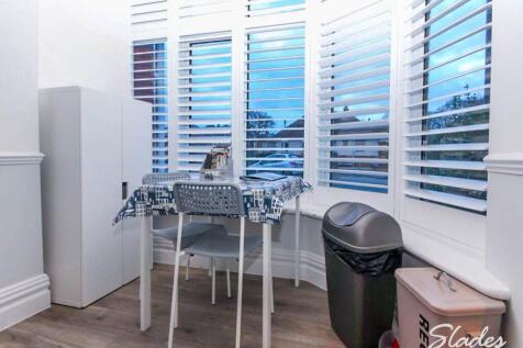 2, 73 Southbourne Ro