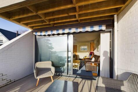 1 smug lounge balcon