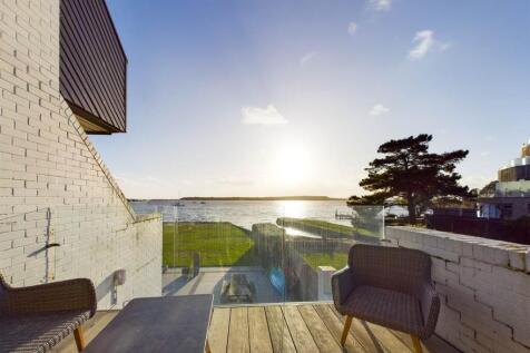 1 smug lounge balcon