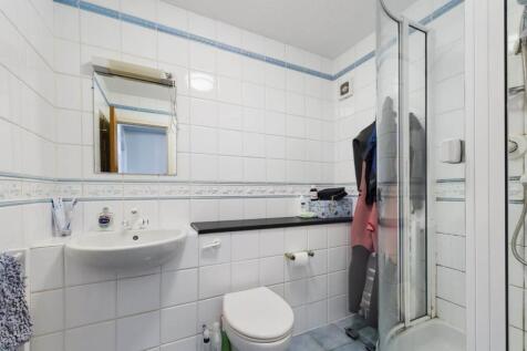 1 smug shower room