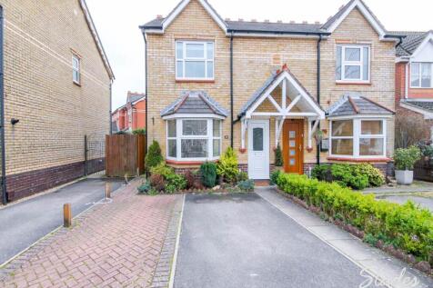 39 Le Pat Close fron