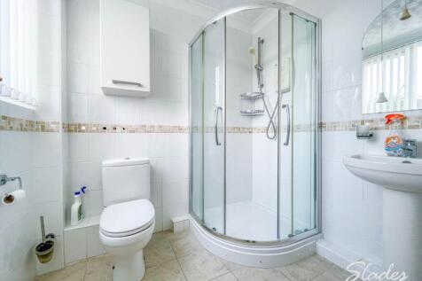 81 forest upstairs s