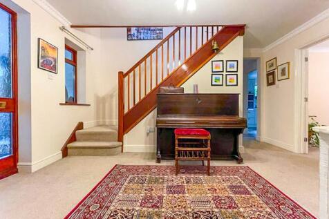 151a Burley Road ent