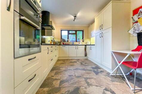 151a Burley Road kit