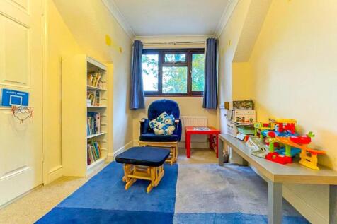 151a Burley Road 4th