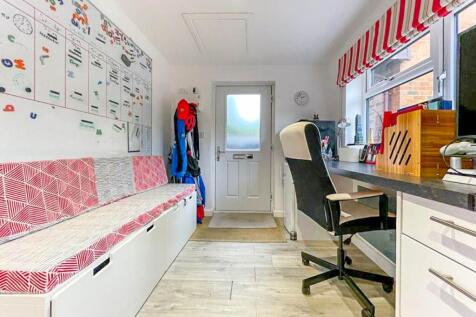 151a Burley Road ent