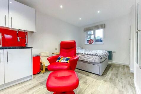 151a Burley Road bed