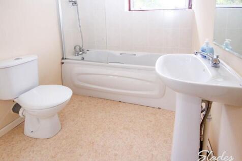 3 Villamarina Bathro