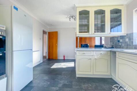 8 The Courtyard kitc