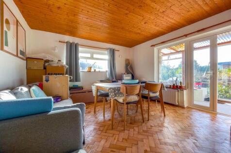 13 Island View Dinin