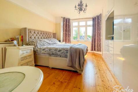 59 howard master bed