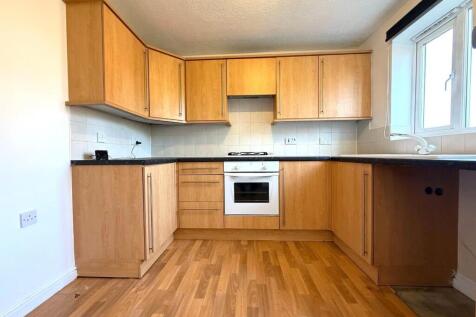 Kitchen 2.JPG