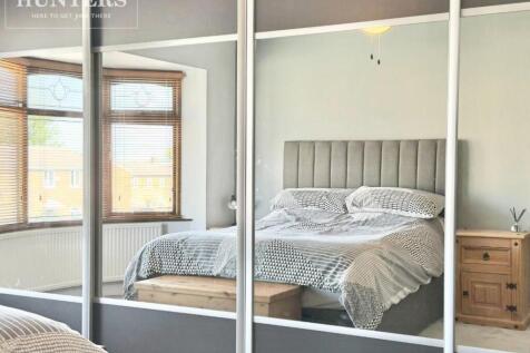 pbox-bedroom-347312.jpg