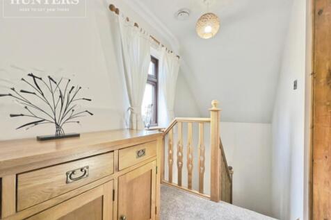 pbox-bedroom-347312.jpg