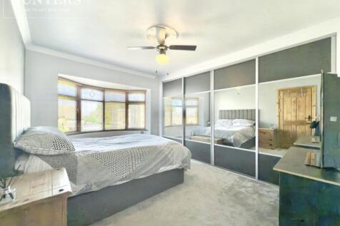 pbox-bedroom-347312.jpg