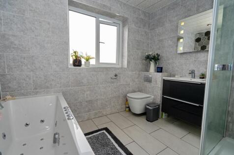 Bathroom_1.jpg