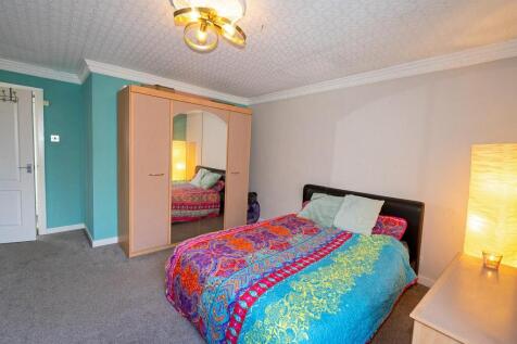 Bedroom1_1.jpg