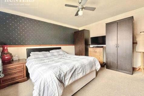pbox-bedroom-332950.jpg