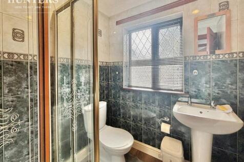 pbox-bathroom-332950.jpg
