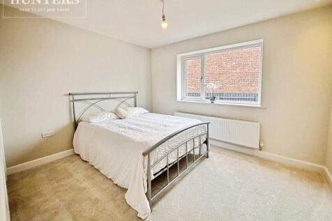 pbox-bedroom-335336.jpeg