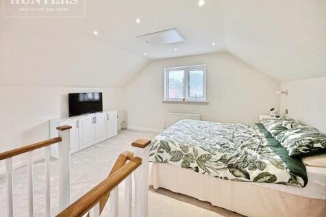 pbox-bedroom-335336.jpeg
