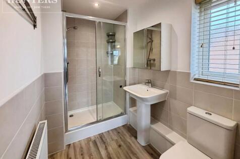 pbox-bathroom-332427.JPG