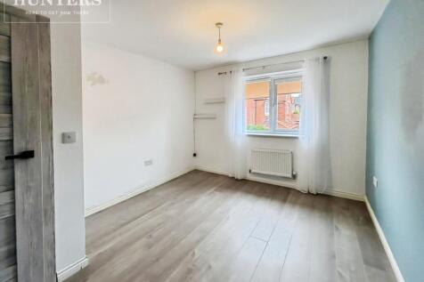 pbox-bedroom-332427.JPG